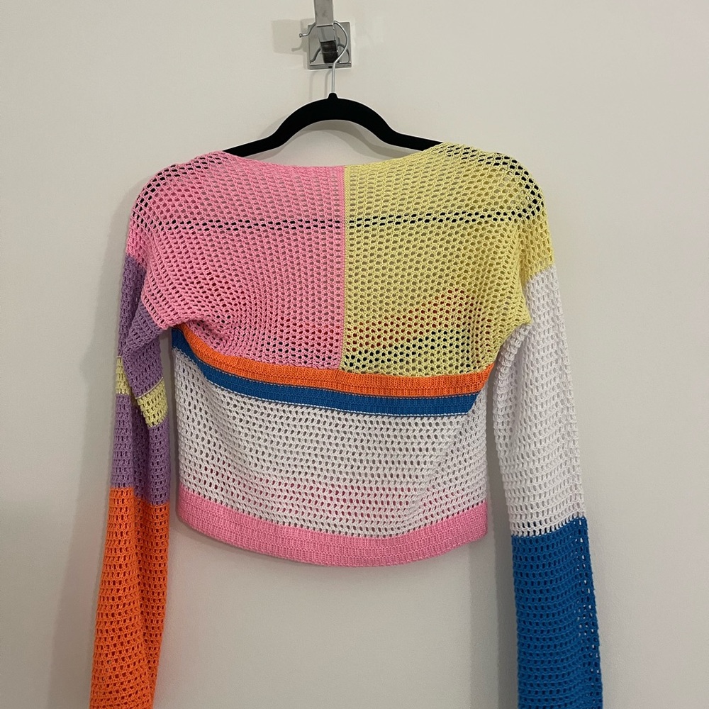 Trendy Amazon shirt - Picture 2 of 2
